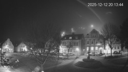 Náměstí, Hrad a Trůba