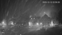 Náměstí, Hrad a Trůba