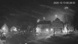 Náměstí, Hrad a Trůba