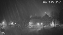 Náměstí, Hrad a Trůba