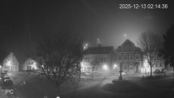 Náměstí, Hrad a Trůba