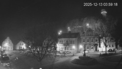 Náměstí, Hrad a Trůba