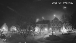 Náměstí, Hrad a Trůba