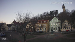 Náměstí, Hrad a Trůba