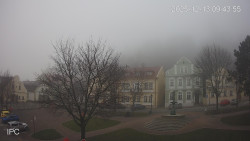 Náměstí, Hrad a Trůba