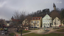 Náměstí, Hrad a Trůba