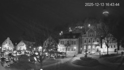 Náměstí, Hrad a Trůba