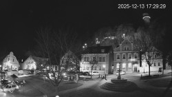 Náměstí, Hrad a Trůba