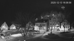 Náměstí, Hrad a Trůba