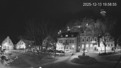 Náměstí, Hrad a Trůba