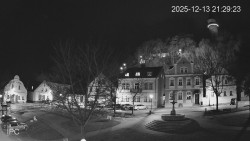 Náměstí, Hrad a Trůba