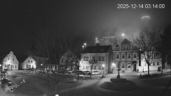 Náměstí, Hrad a Trůba