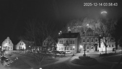 Náměstí, Hrad a Trůba