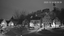 Náměstí, Hrad a Trůba