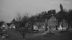 Náměstí, Hrad a Trůba