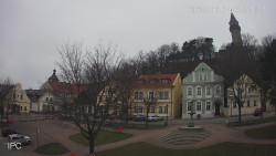 Náměstí, Hrad a Trůba