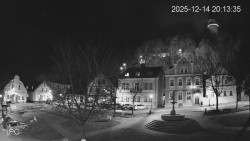 Náměstí, Hrad a Trůba