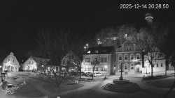 Náměstí, Hrad a Trůba