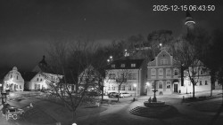 Náměstí, Hrad a Trůba