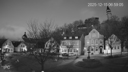 Náměstí, Hrad a Trůba