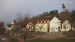 Náměstí, Hrad a Trůba