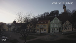 Náměstí, Hrad a Trůba