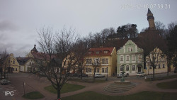 Náměstí, Hrad a Trůba