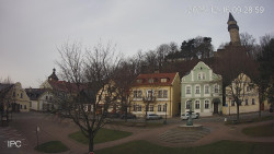 Náměstí, Hrad a Trůba