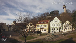 Náměstí, Hrad a Trůba