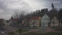 Náměstí, Hrad a Trůba