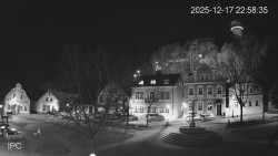 Náměstí, Hrad a Trůba