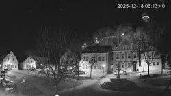 Náměstí, Hrad a Trůba