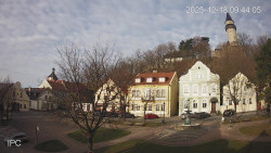 Náměstí, Hrad a Trůba