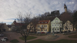 Náměstí, Hrad a Trůba