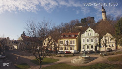 Náměstí, Hrad a Trůba