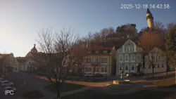 Náměstí, Hrad a Trůba