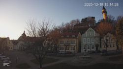 Náměstí, Hrad a Trůba