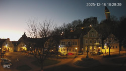 Náměstí, Hrad a Trůba