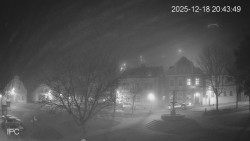 Náměstí, Hrad a Trůba