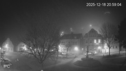 Náměstí, Hrad a Trůba