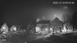 Náměstí, Hrad a Trůba