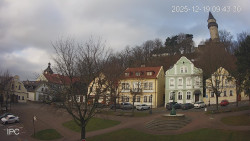 Náměstí, Hrad a Trůba