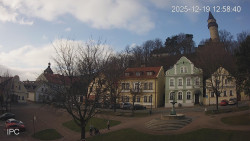 Náměstí, Hrad a Trůba