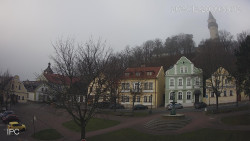 Náměstí, Hrad a Trůba