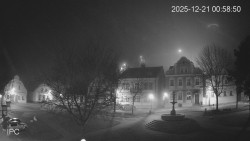 Náměstí, Hrad a Trůba