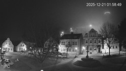 Náměstí, Hrad a Trůba