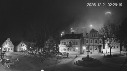 Náměstí, Hrad a Trůba