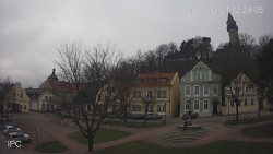 Náměstí, Hrad a Trůba