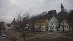 Náměstí, Hrad a Trůba