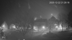 Náměstí, Hrad a Trůba